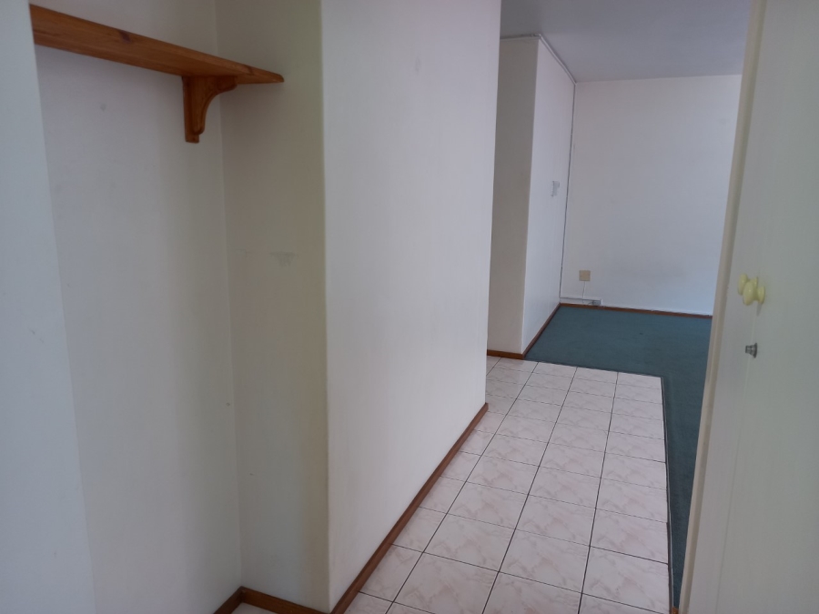 To Let 2 Bedroom Property for Rent in Aberdeen Eastern Cape